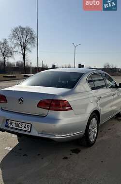 Седан Volkswagen Passat 2011 в Луцке