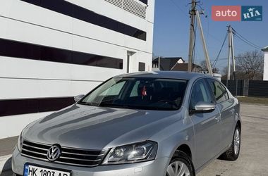 Седан Volkswagen Passat 2011 в Луцьку