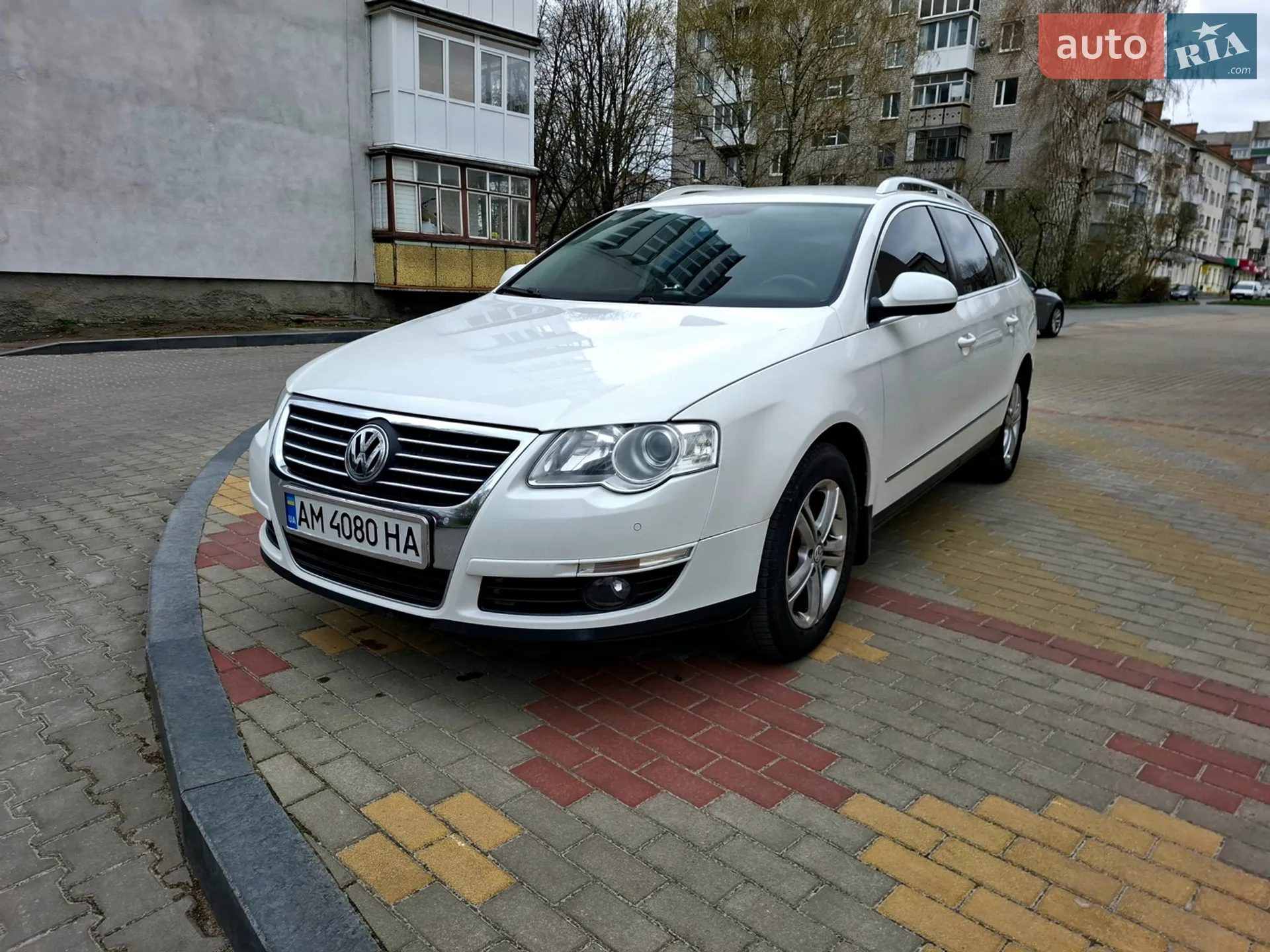 2010 Volkswagen Passat - мініатюра 3