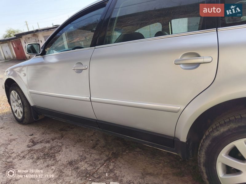 Седан Volkswagen Passat 2003 в Черновцах