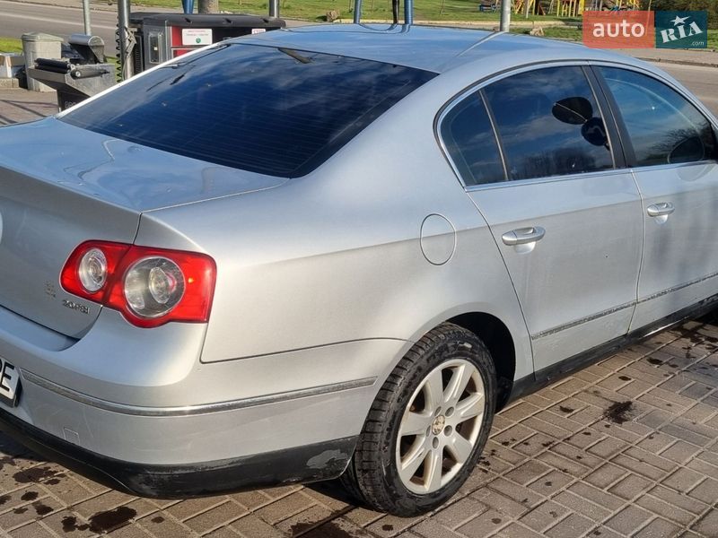 Седан Volkswagen Passat 2005 в Днепре