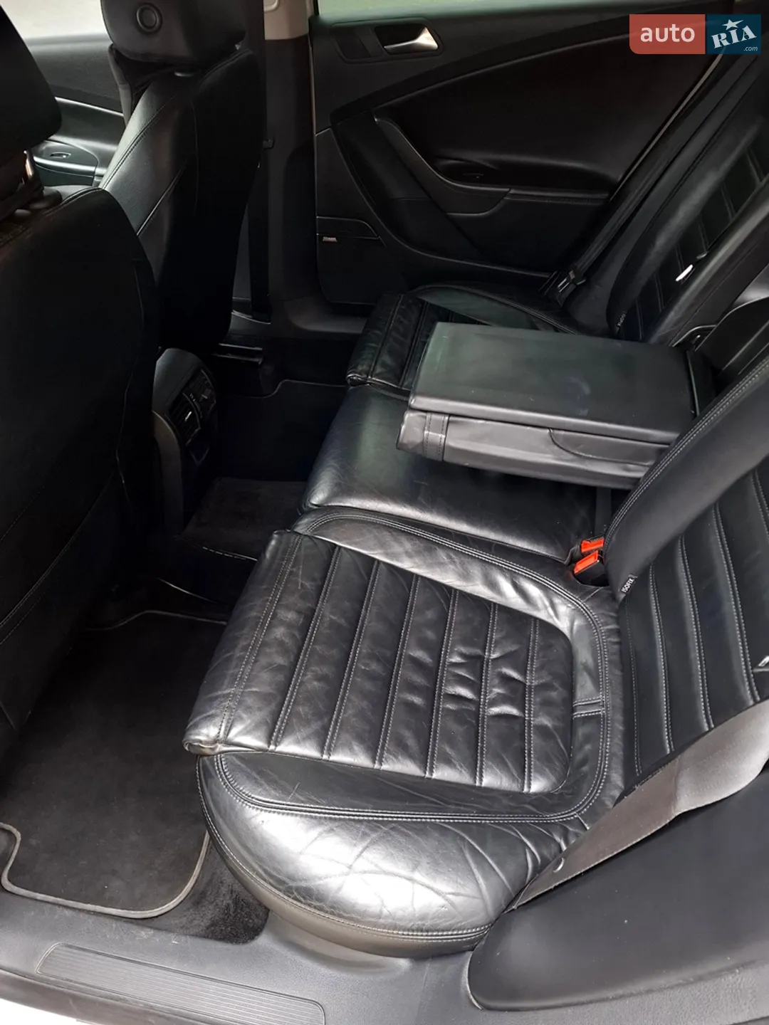 2010 Volkswagen Passat - мініатюра 24