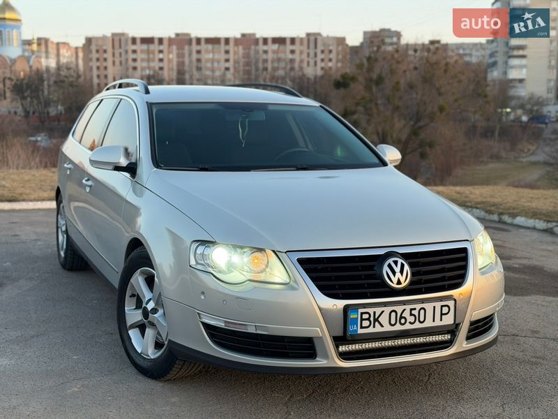 Универсал Volkswagen Passat 2009 в Ровно