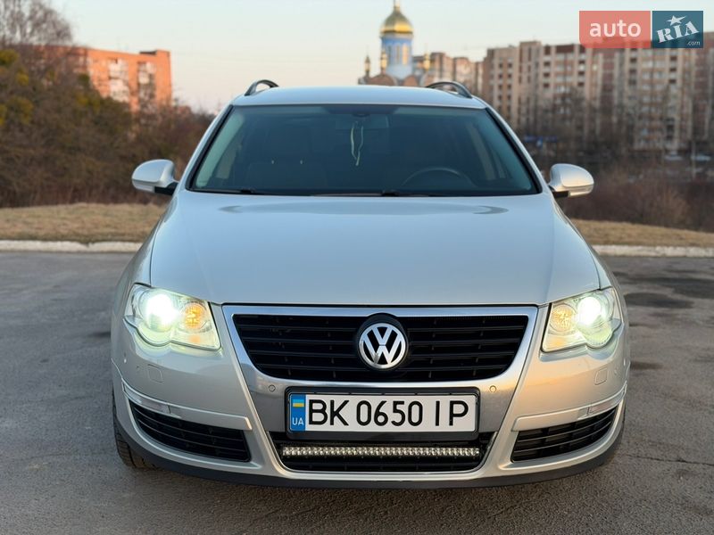 Универсал Volkswagen Passat 2009 в Ровно