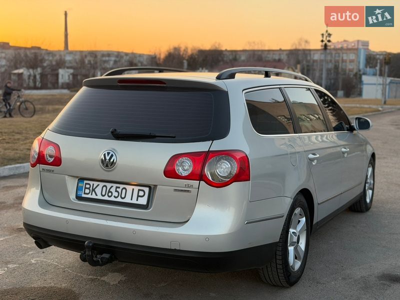 Универсал Volkswagen Passat 2009 в Ровно