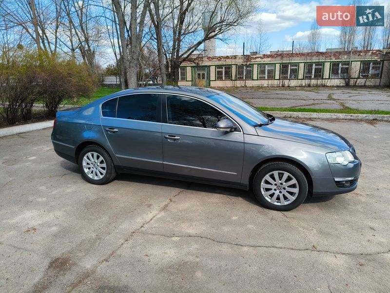 Седан Volkswagen Passat 2008 в Миргороде