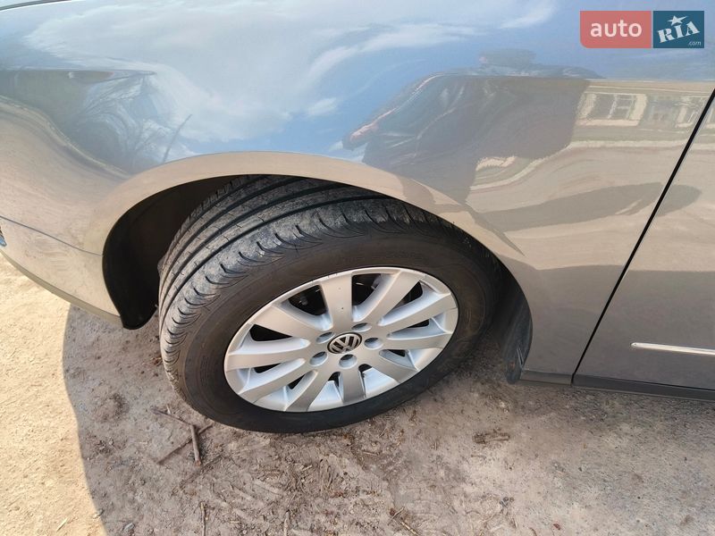 Седан Volkswagen Passat 2008 в Миргороде