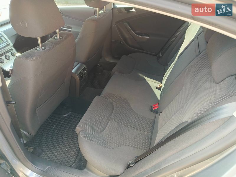 Седан Volkswagen Passat 2008 в Миргороде