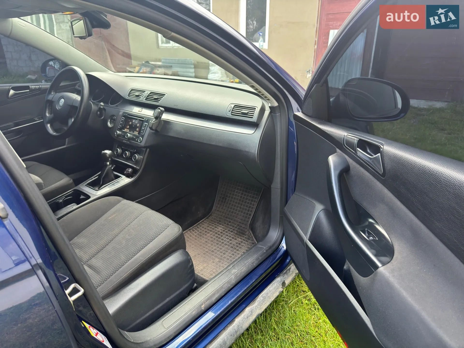 2010 Volkswagen Passat - мініатюра 3