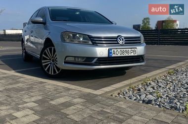 Седан Volkswagen Passat 2011 в Мукачево