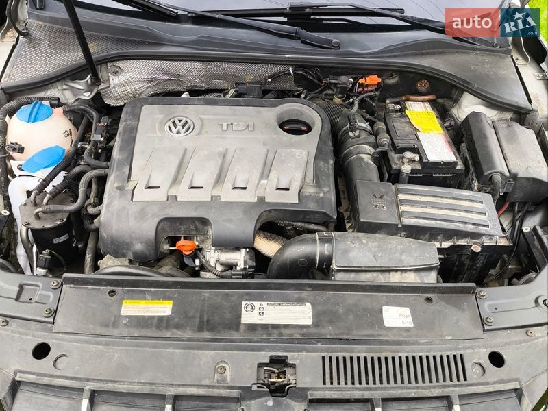 Седан Volkswagen Passat 2013 в Львове