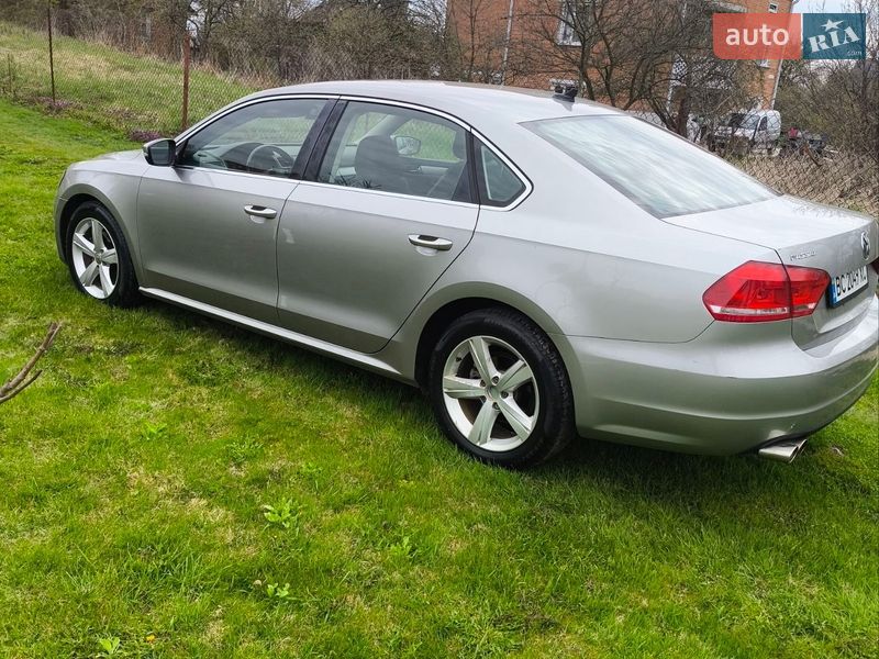 Седан Volkswagen Passat 2013 в Львове
