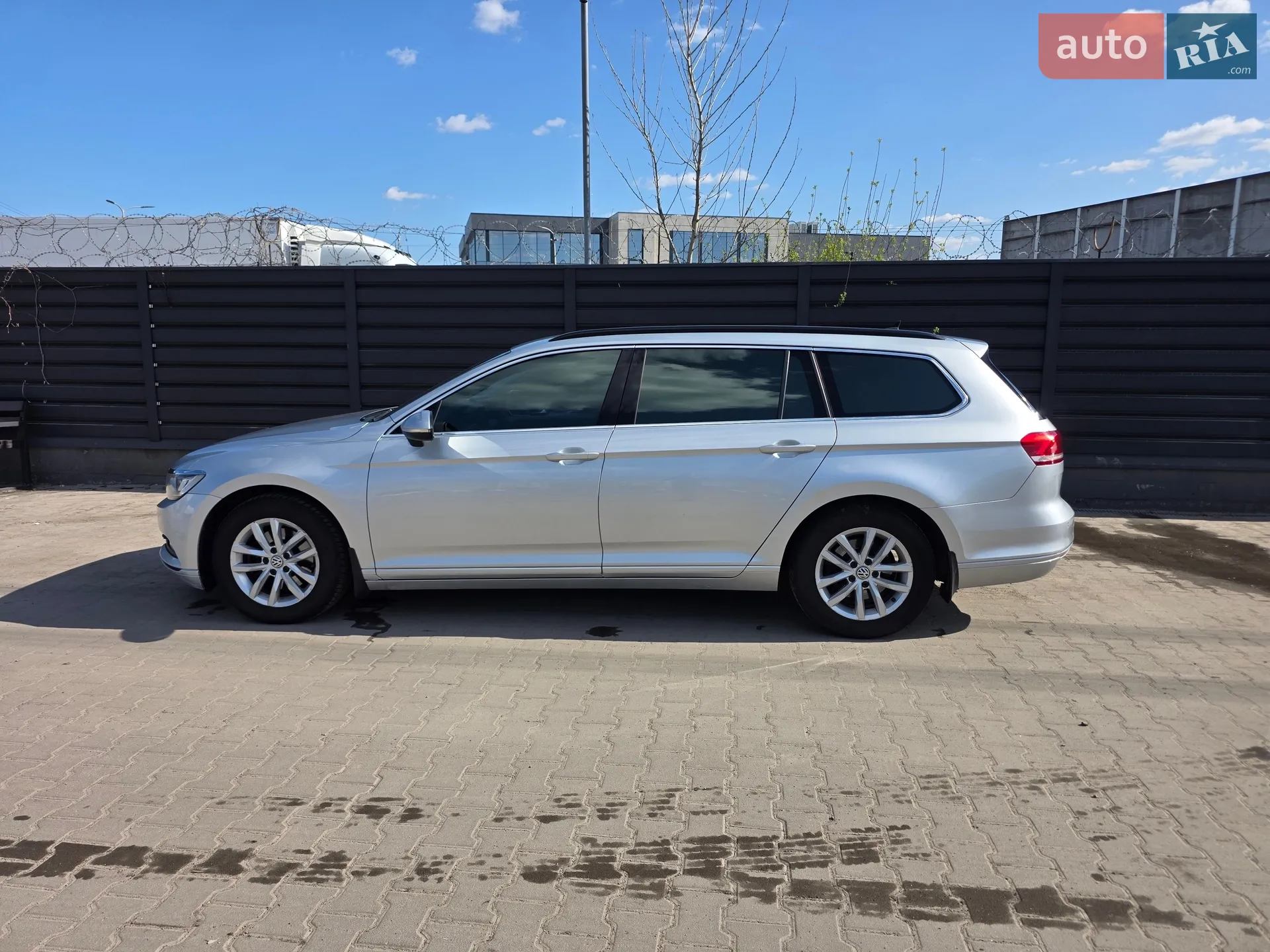 2016 Volkswagen Passat - мініатюра 3