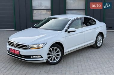 Седан Volkswagen Passat 2016 в Калуші