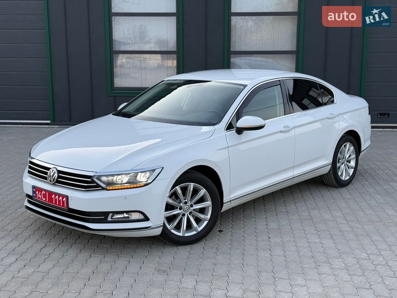 Седан Volkswagen Passat 2016 в Калуші