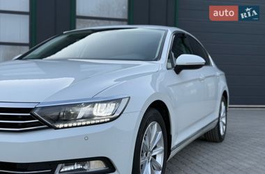 Седан Volkswagen Passat 2016 в Калуші