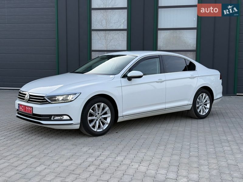 Седан Volkswagen Passat 2016 в Калуші