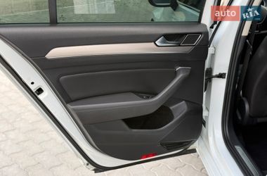 Седан Volkswagen Passat 2016 в Калуші