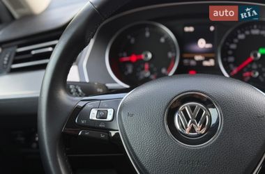 Седан Volkswagen Passat 2016 в Калуші