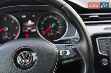 Седан Volkswagen Passat 2016 в Калуші