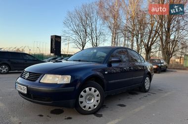 Седан Volkswagen Passat 2000 в Чернигове