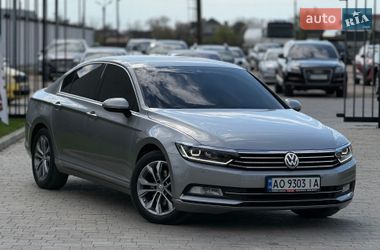 Седан Volkswagen Passat 2015 в Ужгороді