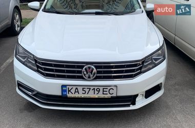 Седан Volkswagen Passat 2016 в Киеве