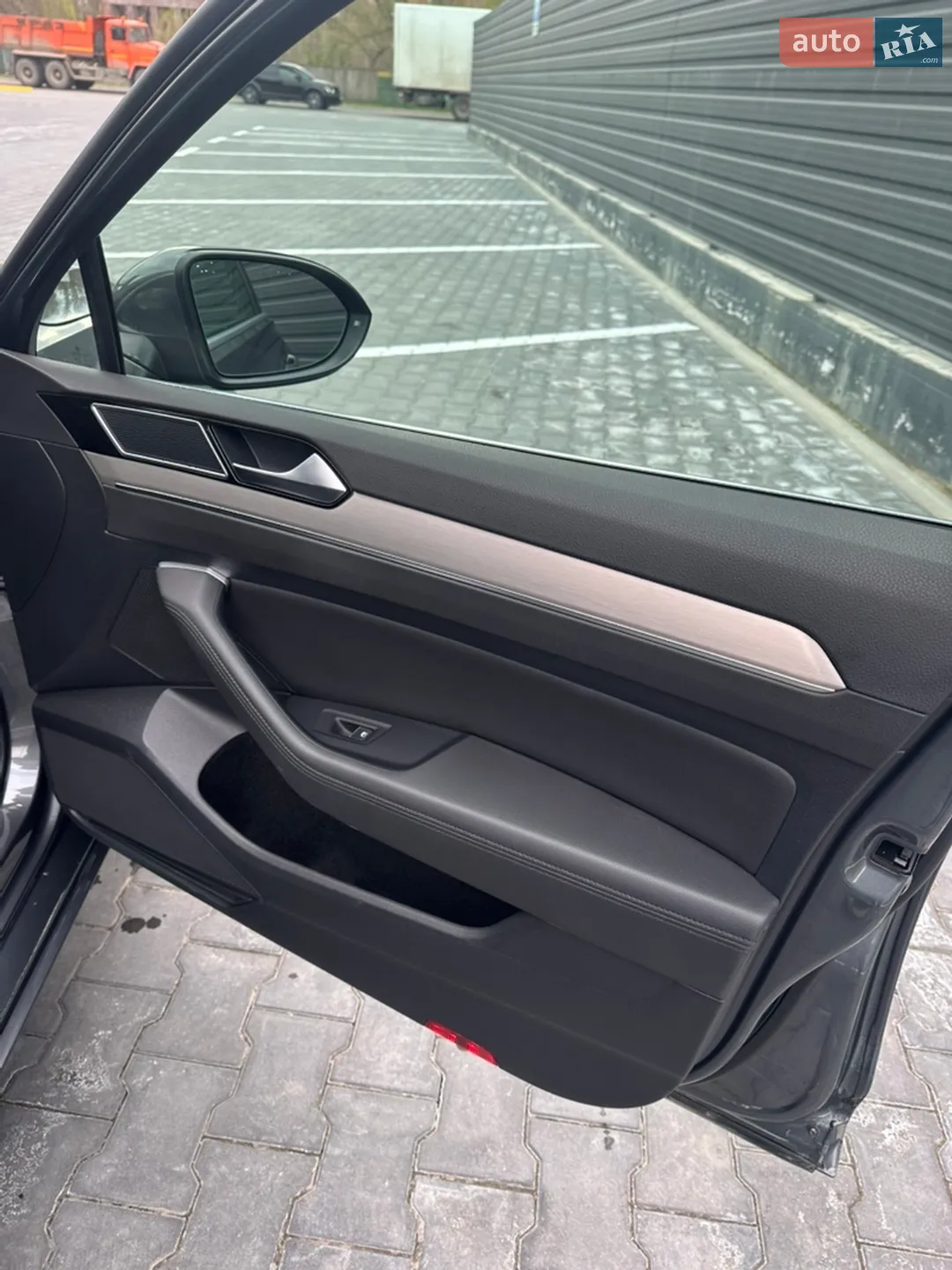 2017 Volkswagen Passat - мініатюра 24