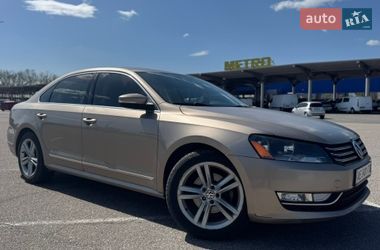 Седан Volkswagen Passat 2014 в Дніпрі