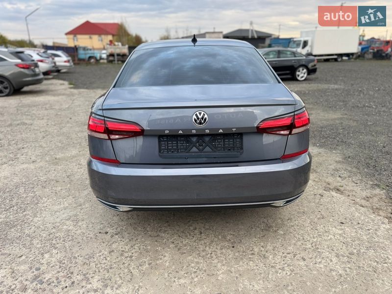 Седан Volkswagen Passat 2019 в Луцке