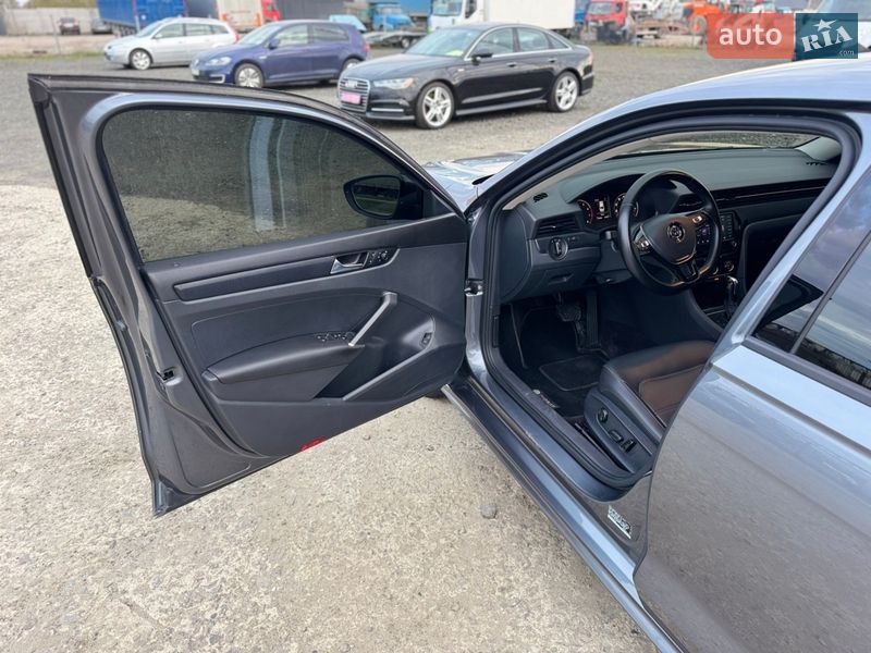 Седан Volkswagen Passat 2019 в Луцке