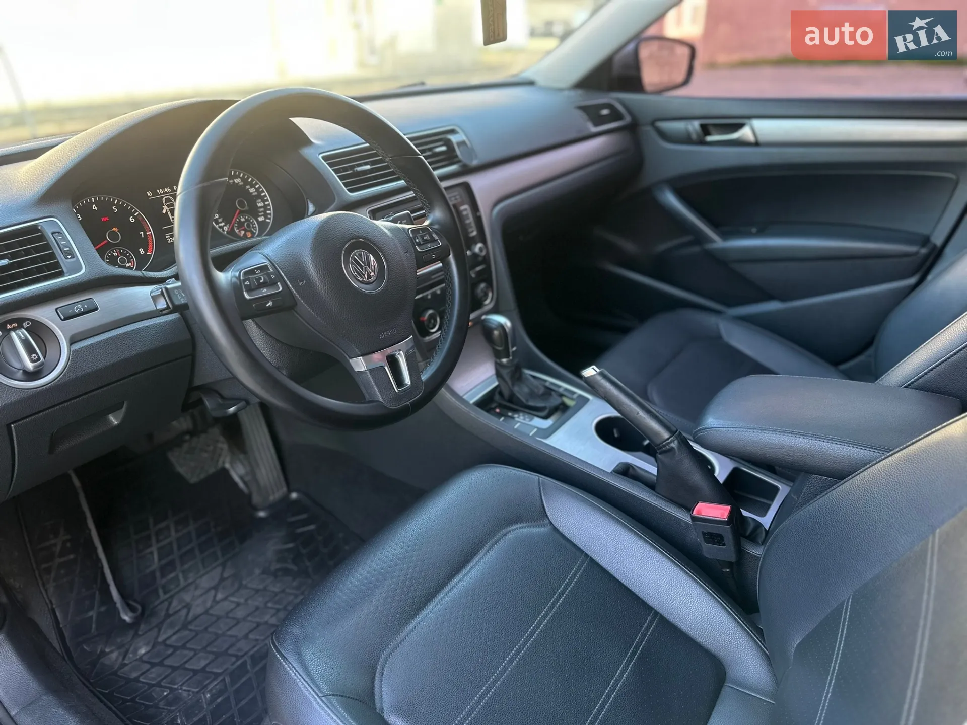 2013 Volkswagen Passat - мініатюра 24