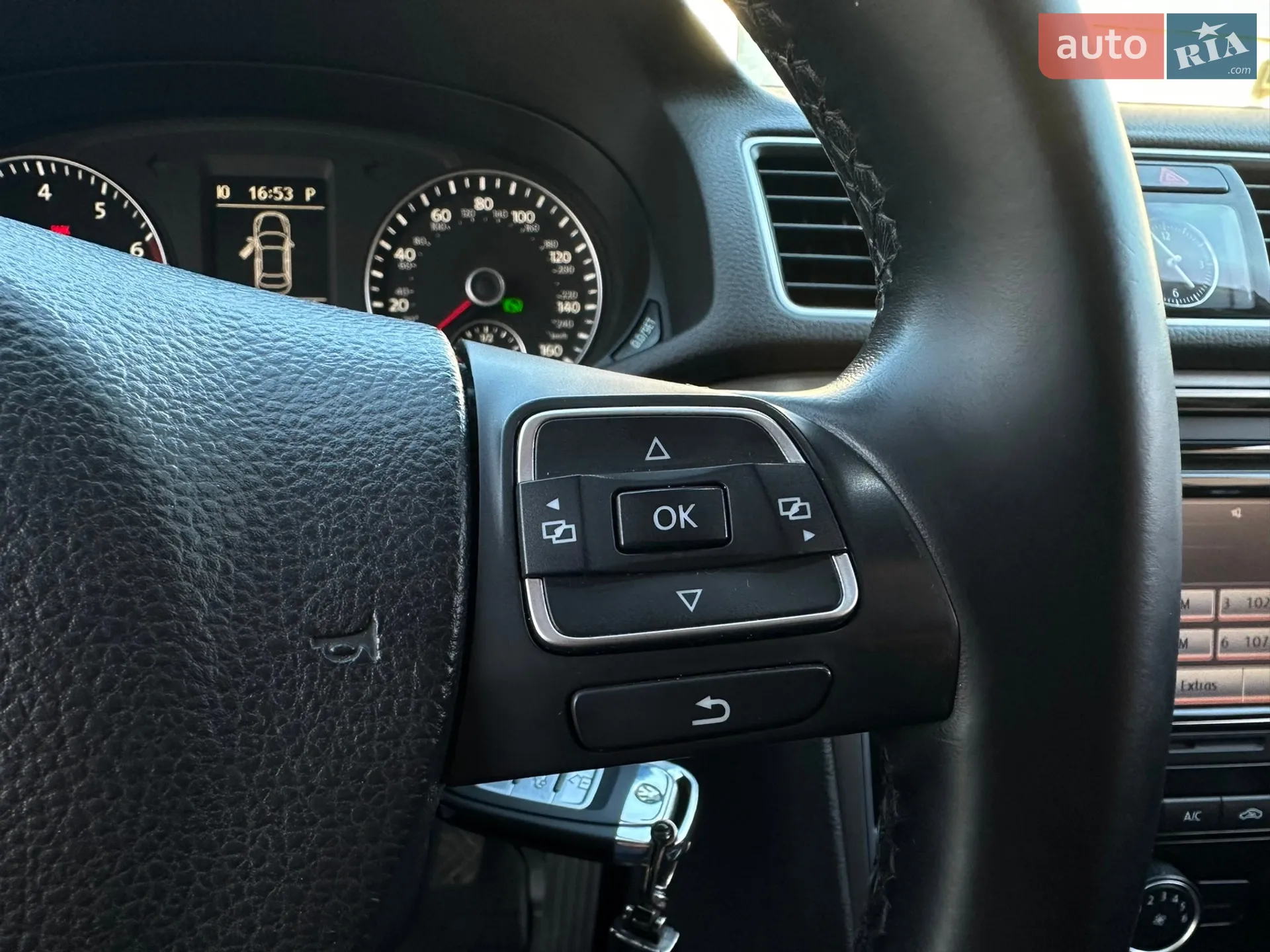 2013 Volkswagen Passat - мініатюра 41