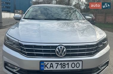Седан Volkswagen Passat 2016 в Киеве