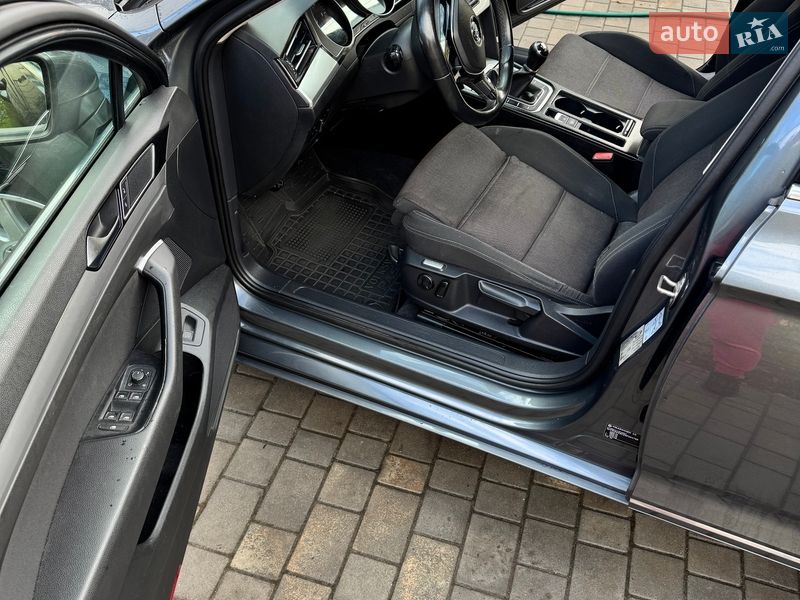 Универсал Volkswagen Passat 2015 в Звягеле