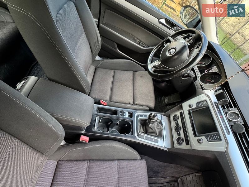 Универсал Volkswagen Passat 2015 в Звягеле