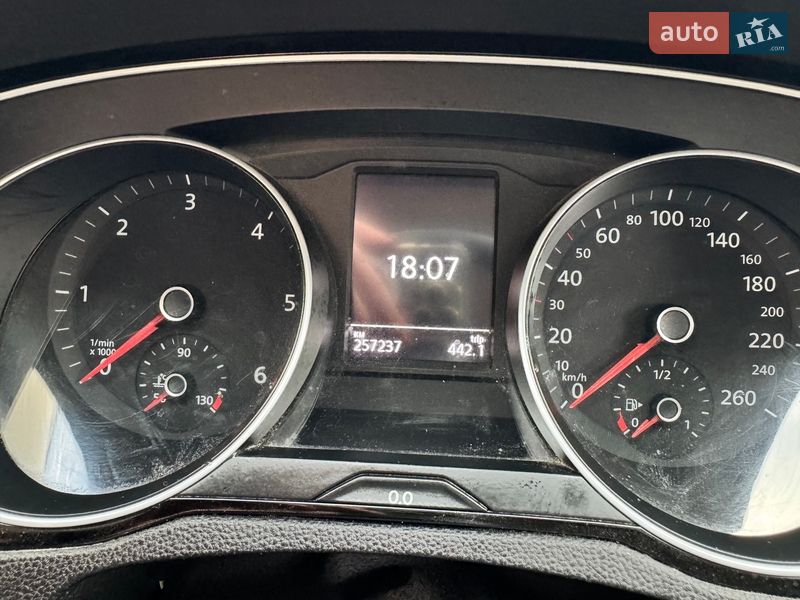 Универсал Volkswagen Passat 2015 в Звягеле