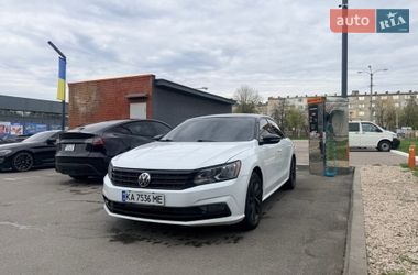 Седан Volkswagen Passat 2018 в Харькове