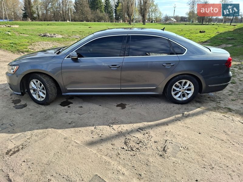 Седан Volkswagen Passat 2017 в Ромнах