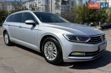 Универсал Volkswagen Passat 2016 в Одессе