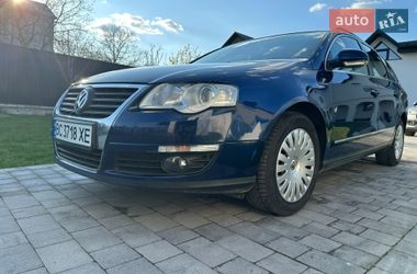 Универсал Volkswagen Passat 2010 в Сокале