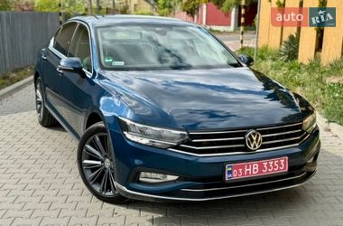 Седан Volkswagen Passat 2019 в Ужгороде