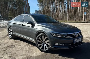 Седан Volkswagen Passat 2015 в Житомирі