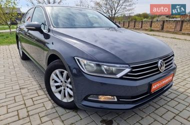 Седан Volkswagen Passat 2017 в Кропивницком