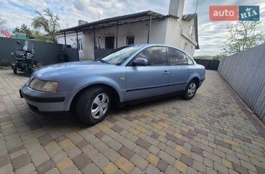Седан Volkswagen Passat 1999 в Луцке