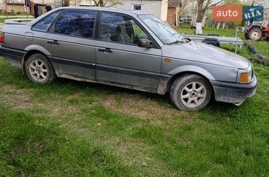 Седан Volkswagen Passat 1991 в Дубні