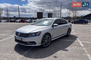 Седан Volkswagen Passat 2016 в Києві