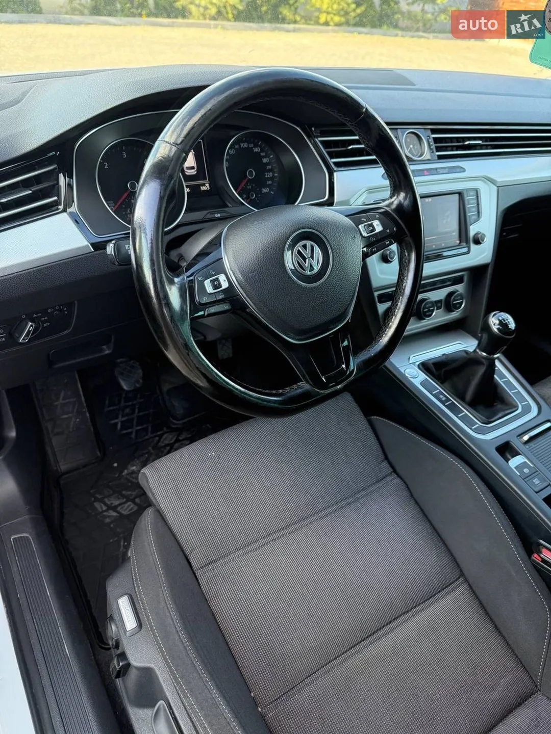 2015 Volkswagen Passat - мініатюра 10
