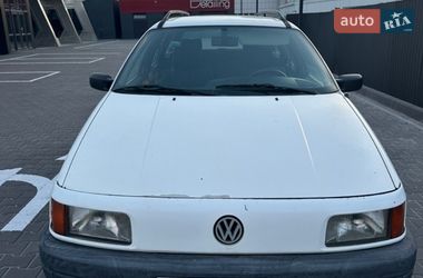 Универсал Volkswagen Passat 1993 в Киеве