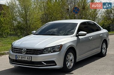 Седан Volkswagen Passat 2015 в Запорожье